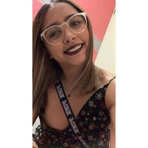 Meet your Posher, Joanelis